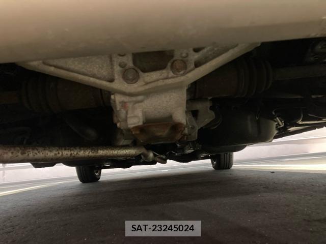 Toyota VITZ 2017-03 8873351-9