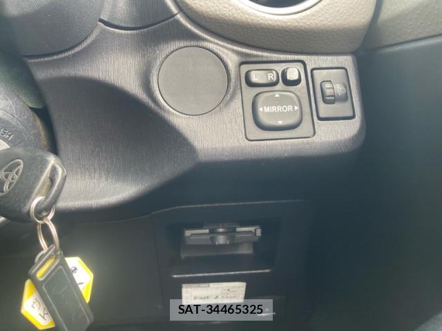 Toyota VITZ 2011-12 8873394-11