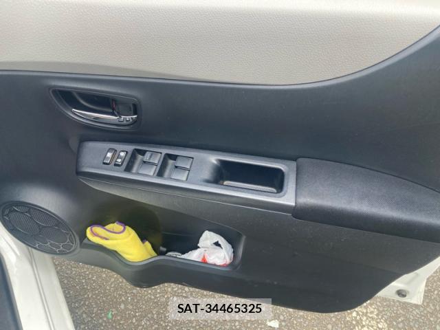 Toyota VITZ 2011-12 8873394-4
