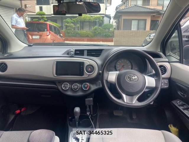 Toyota VITZ 2011-12 8873394-9