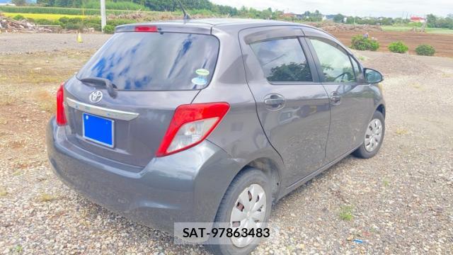 Toyota VITZ 2013-03 8873455-13