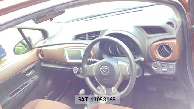 Toyota VITZ 2014-02 8874358-3