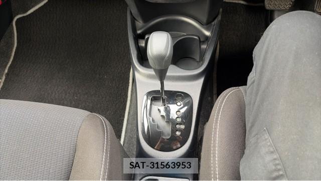 Toyota VITZ 2018-11 8874425-14