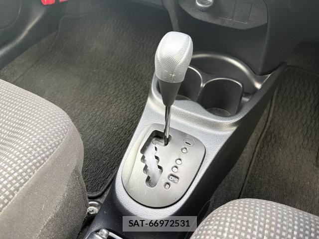 Toyota VITZ 2017-10 8875544-15