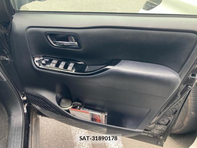 Toyota VOXY 2019-09 8872748-10