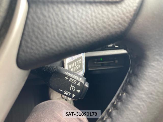 Toyota VOXY 2019-09 8872748-19