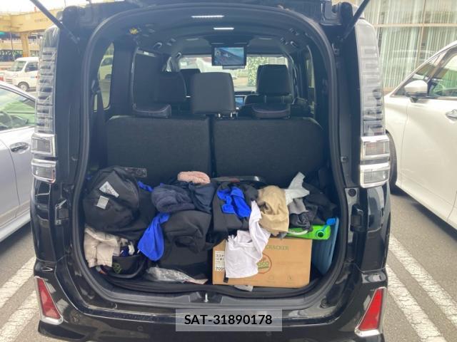 Toyota VOXY 2019-09 8872748-6