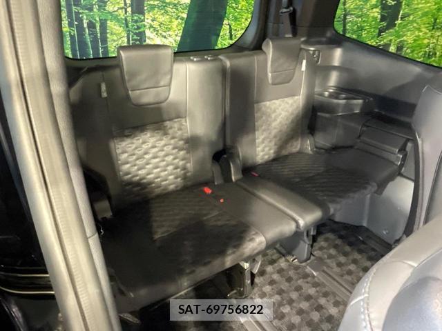 Toyota VOXY 2024-01 8872841-10