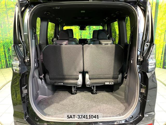 Toyota VOXY 2023-07 8873018-10