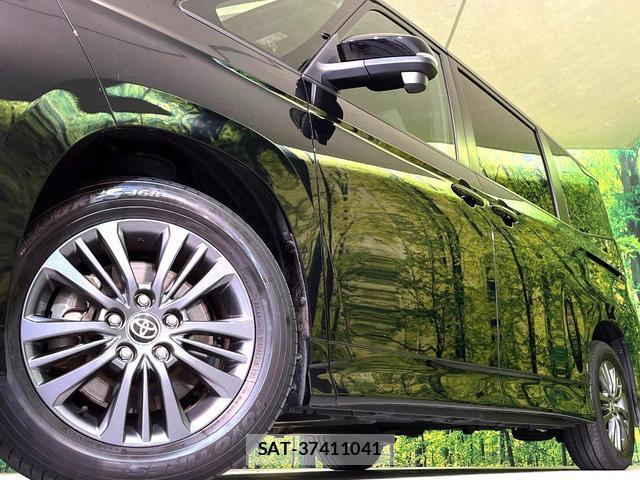 Toyota VOXY 2023-07 8873018-13