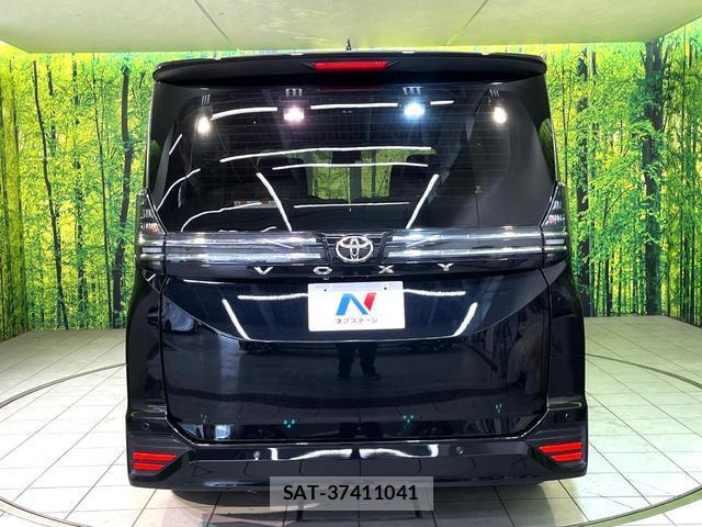 Toyota VOXY 2023-07 8873018-15