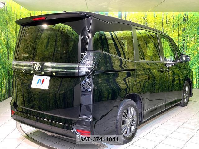 Toyota VOXY 2023-07 8873018-16