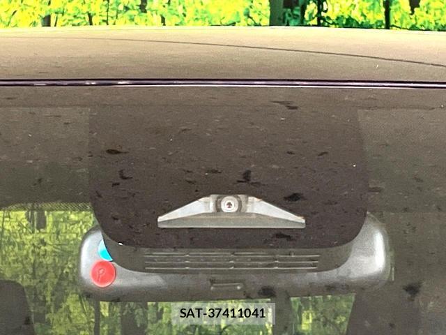 Toyota VOXY 2023-07 8873018-2