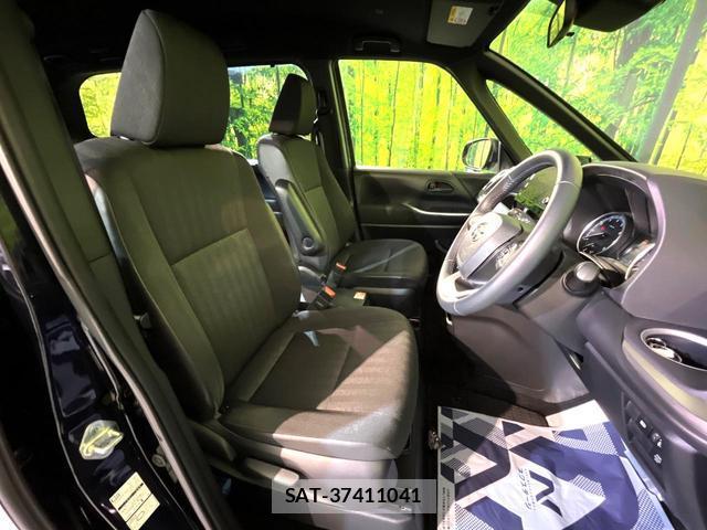 Toyota VOXY 2023-07 8873018-7
