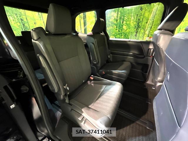 Toyota VOXY 2023-07 8873018-8