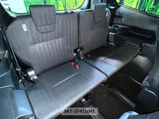 Toyota VOXY 2023-07 8873018-9