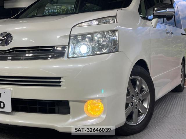 Toyota VOXY 2009-09 8873069-13
