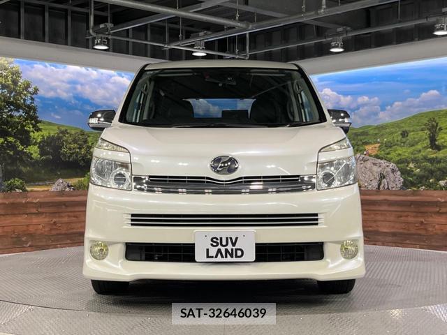 Toyota VOXY 2009-09 8873069-15