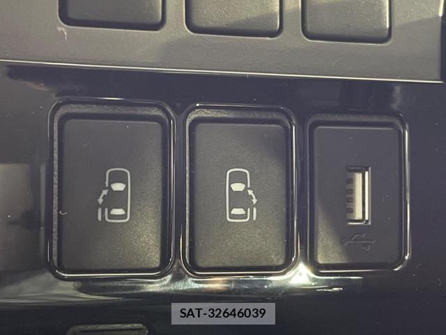 Toyota VOXY 2009-09 8873069-3