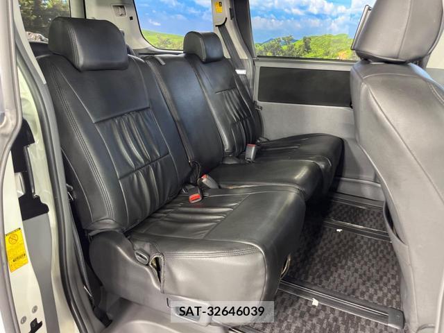 Toyota VOXY 2009-09 8873069-9