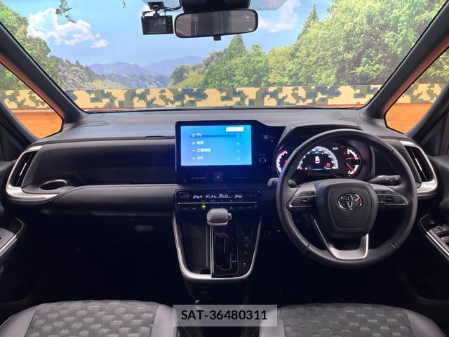 Toyota VOXY 2025-05 8873228-1