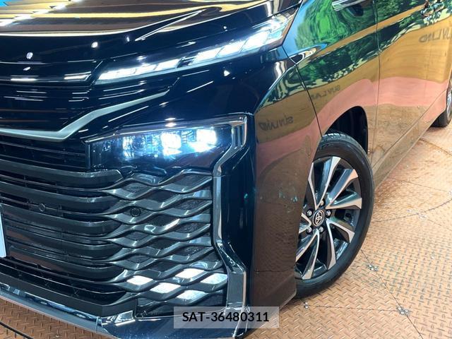 Toyota VOXY 2025-05 8873228-11