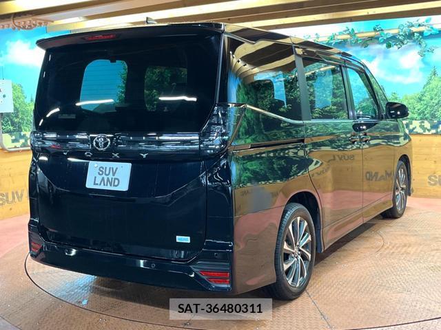Toyota VOXY 2025-05 8873228-16