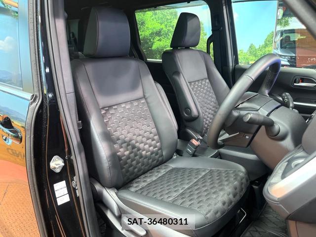 Toyota VOXY 2025-05 8873228-8