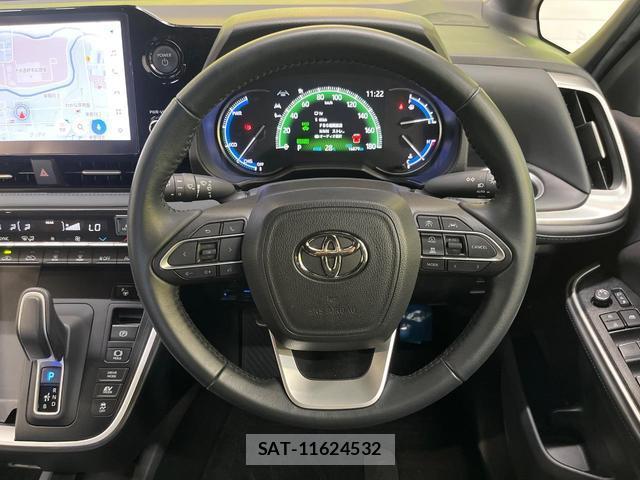 Toyota VOXY 2024-06 8873356-11