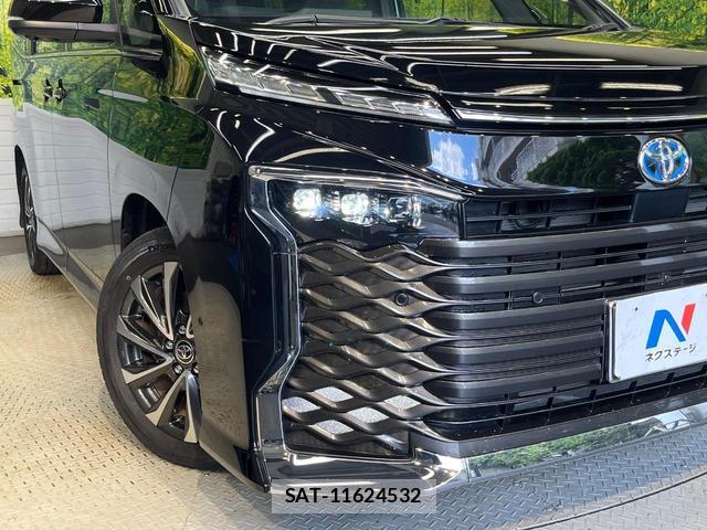 Toyota VOXY 2024-06 8873356-12