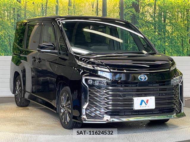 Toyota VOXY 2024-06 8873356-16