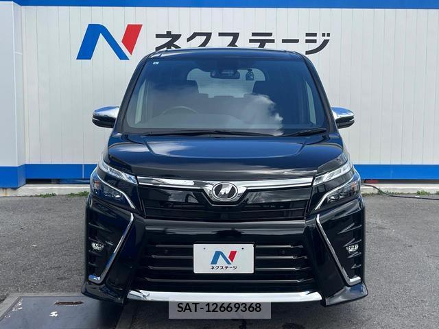 Toyota VOXY 2019-06 8873378-14