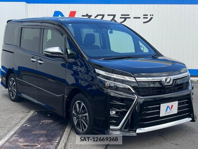 Toyota VOXY 2019-06 8873378-16