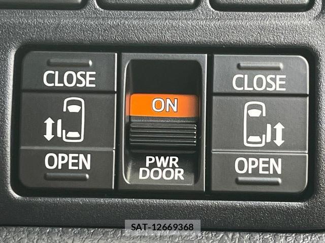 Toyota VOXY 2019-06 8873378-6