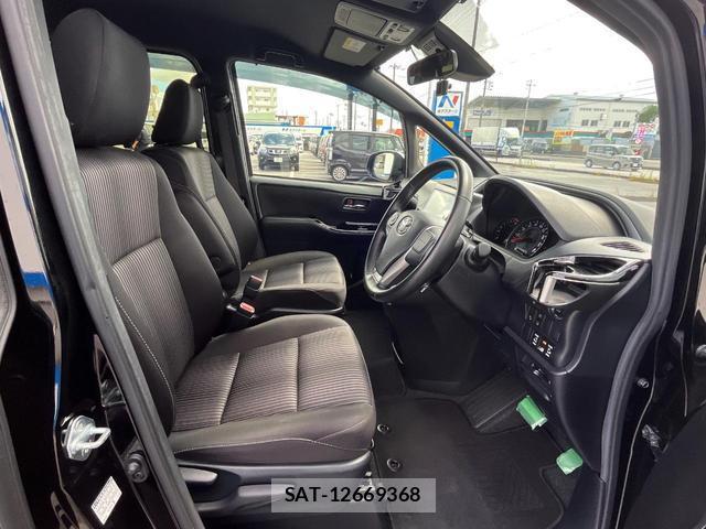 Toyota VOXY 2019-06 8873378-8