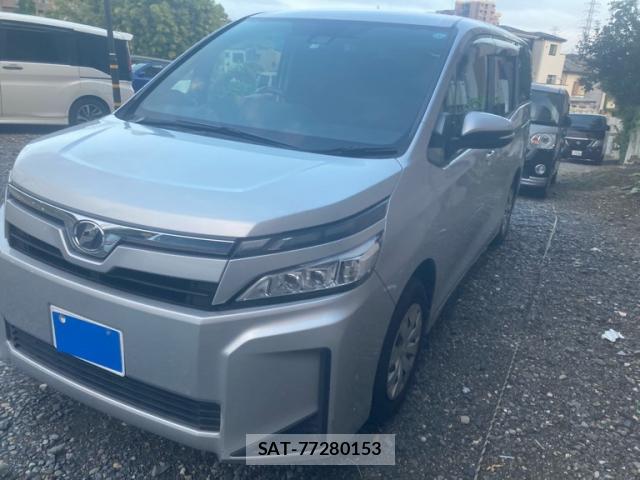 Toyota VOXY 2019-02 8873404-0