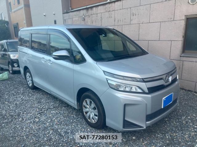 Toyota VOXY 2019-02 8873404-1