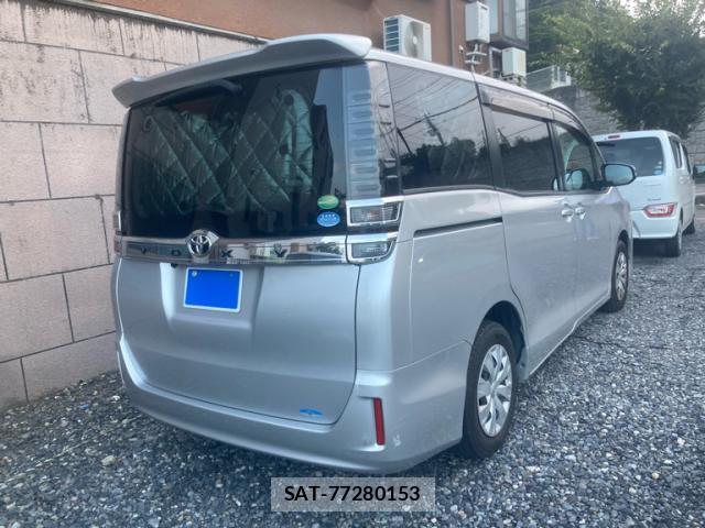 Toyota VOXY 2019-02 8873404-13