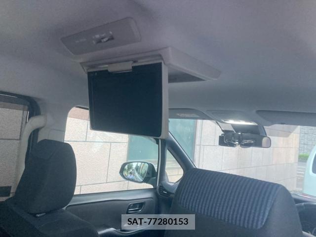 Toyota VOXY 2019-02 8873404-14
