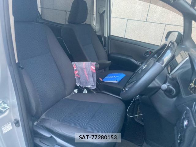 Toyota VOXY 2019-02 8873404-7