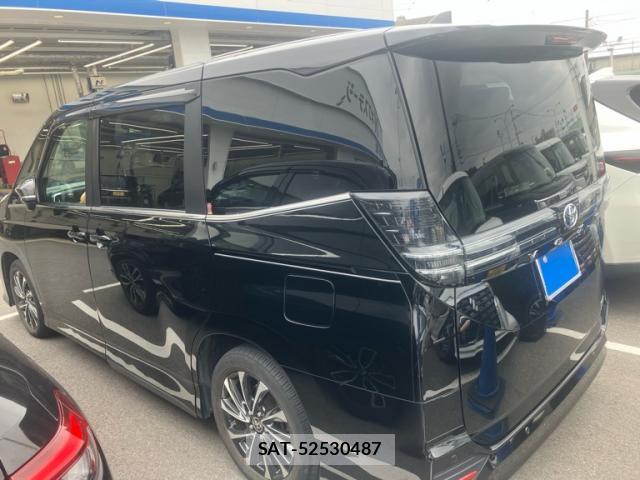 Toyota VOXY 2023-07 8873426-13