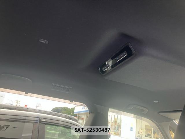 Toyota VOXY 2023-07 8873426-15