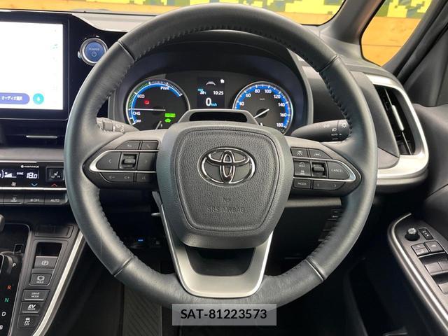 Toyota VOXY 2022-04 8873502-10