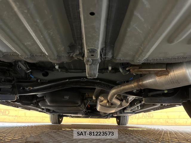 Toyota VOXY 2022-04 8873502-18