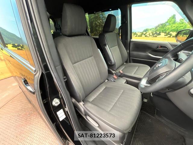 Toyota VOXY 2022-04 8873502-6