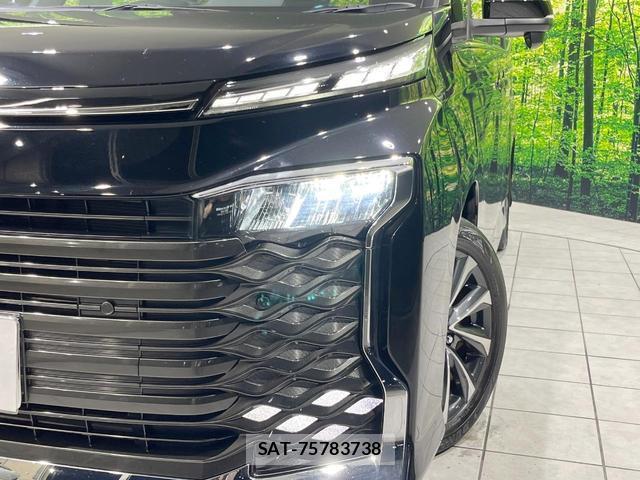 Toyota VOXY 2023-02 8873605-11