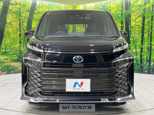 Toyota VOXY 2023-02 8873605-13