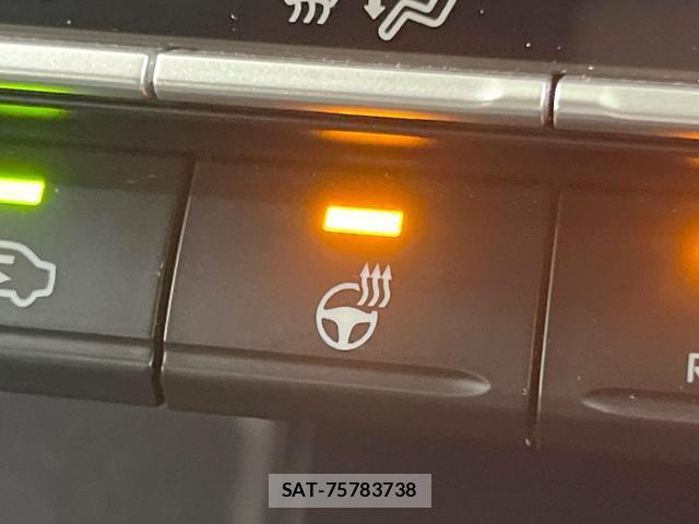 Toyota VOXY 2023-02 8873605-4