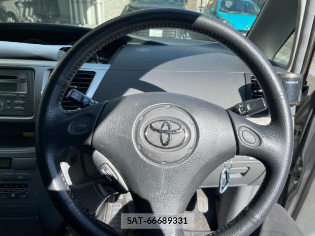 Toyota VOXY 2006-08 8873652-11