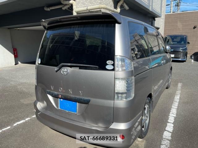Toyota VOXY 2006-08 8873652-13